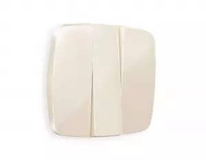 ЭЛМАКС - Лицевая панель OMEGA (Бежевый глянец) для 3-клавишных выключателей QUANT OP3050 элмакс, электротехника, кабель, светотехника, elmax.pro