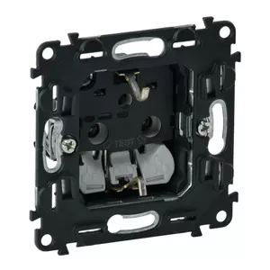 ЭЛМАКС - Valena IN'MATIC.Силовая розетка 2К+З 16А 250В.Безвинтовые зажимы. элмакс, электротехника, кабель, светотехника, elmax.pro