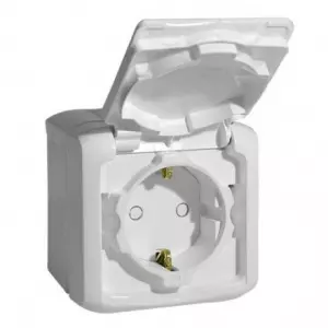 Quteo Розетка с заземлением со шторками наружная IP44 белая 