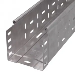 Лоток перфорированный Стандарт HDZ 100х100х3000 (0,7 мм) (6 м/уп) Промрукав