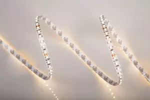 Светодиодная лента 24В 9.6Вт 3M цвет теплый белый IP20 Светодиодная лента 24В 9.6Вт 3M цвет теплый белый IP20